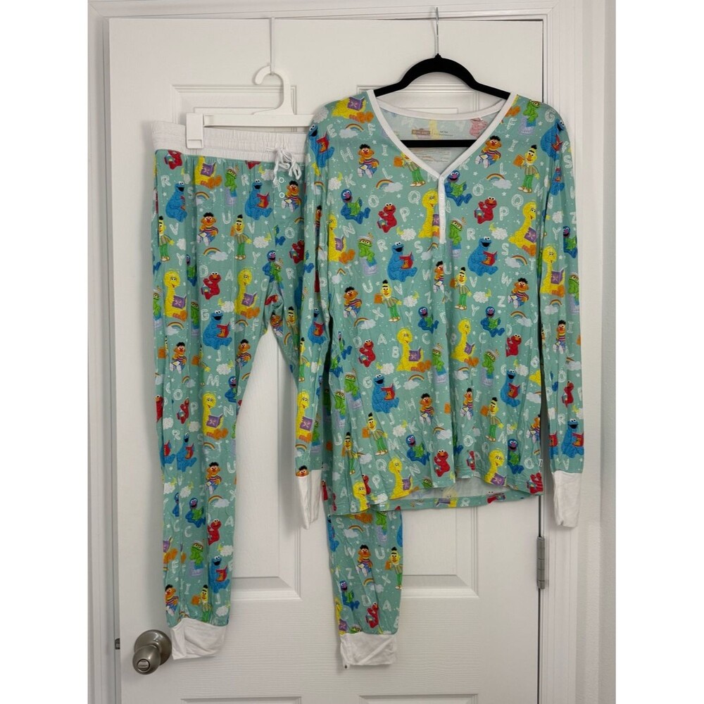 Little Sleepies Sesame Street Pajama Set Women’s Size Large